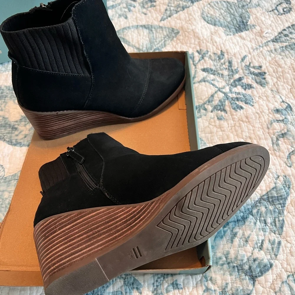 TOMS Sadie Wedge Bootie, Black, Size 9M, excellent condition. - Picture 5 of 5